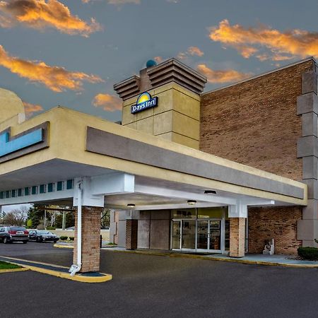 Days Inn By Wyndham Livonia Canton Detroit מראה חיצוני תמונה