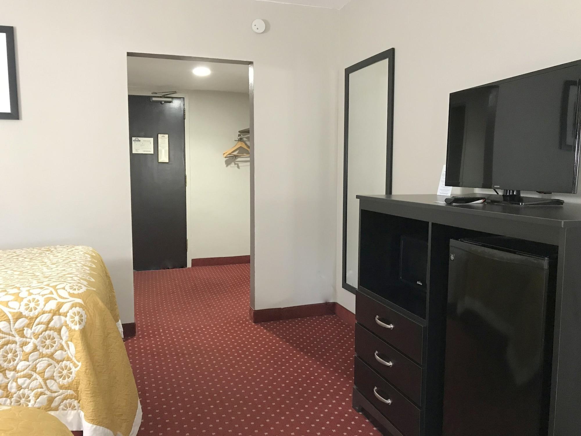 Days Inn By Wyndham Livonia Canton Detroit מראה חיצוני תמונה