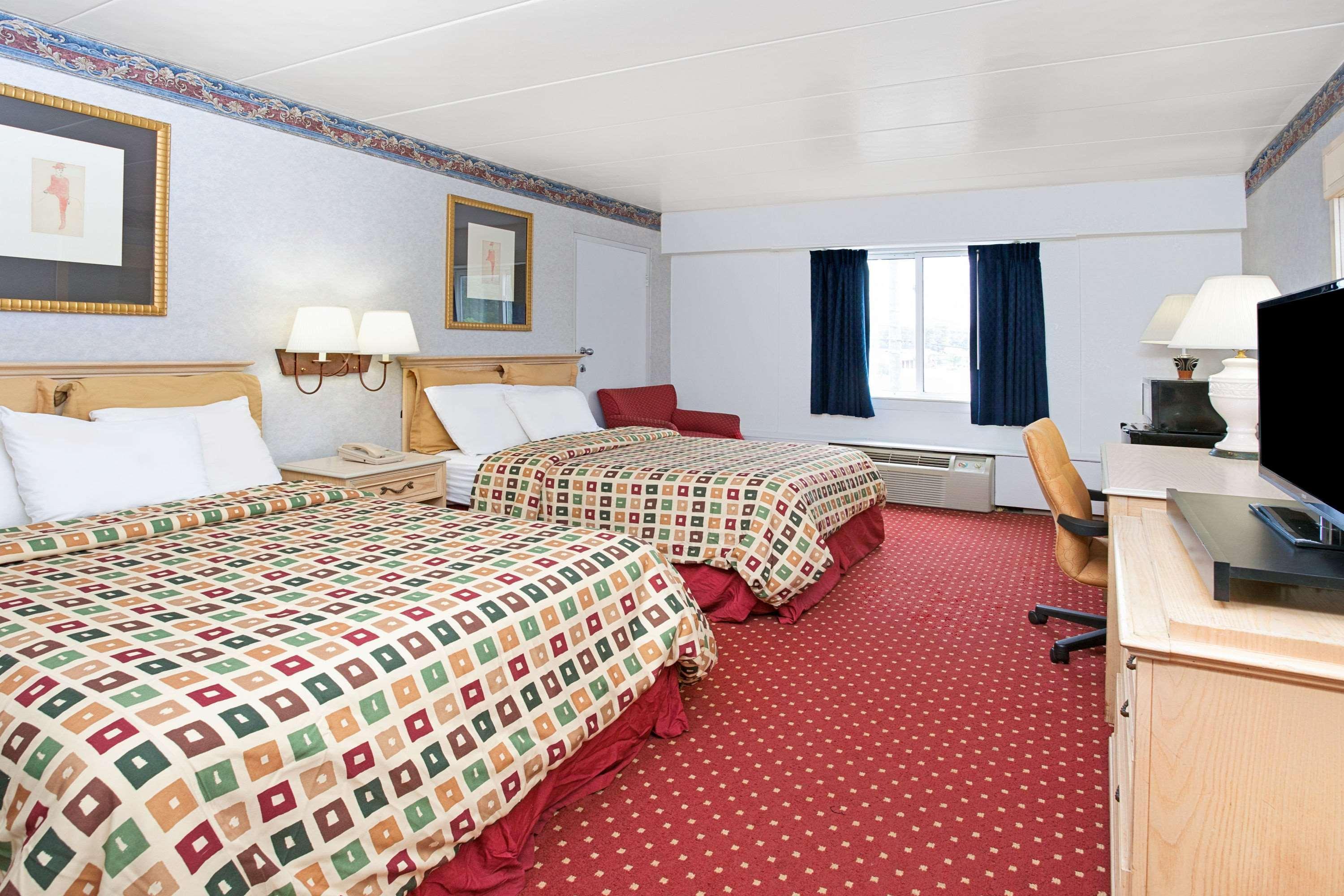 Days Inn By Wyndham Livonia Canton Detroit מראה חיצוני תמונה