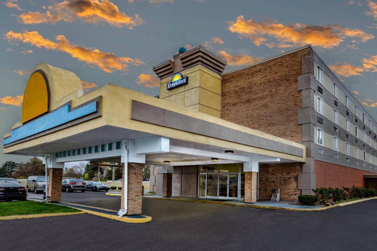 Days Inn By Wyndham Livonia Canton Detroit מראה חיצוני תמונה