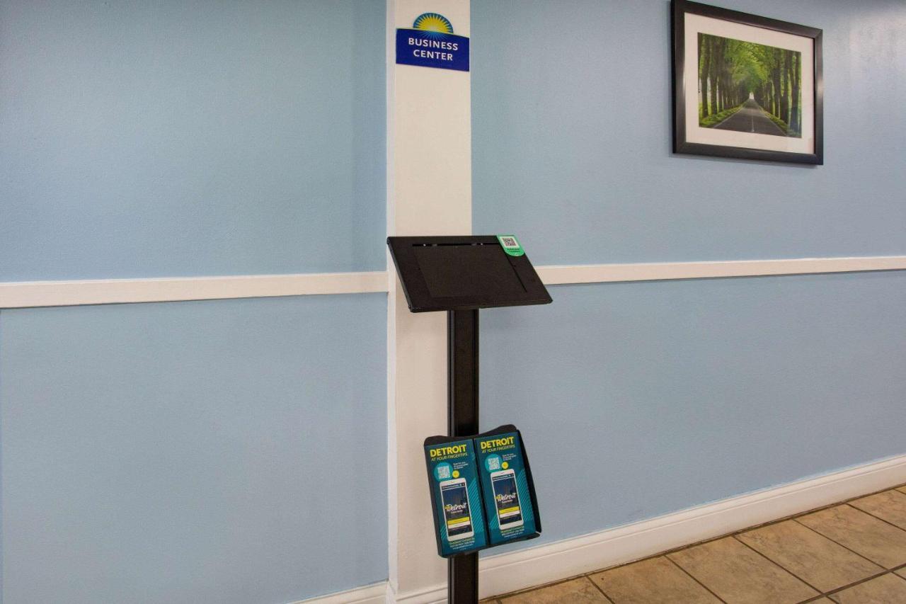 Days Inn By Wyndham Livonia Canton Detroit מראה חיצוני תמונה